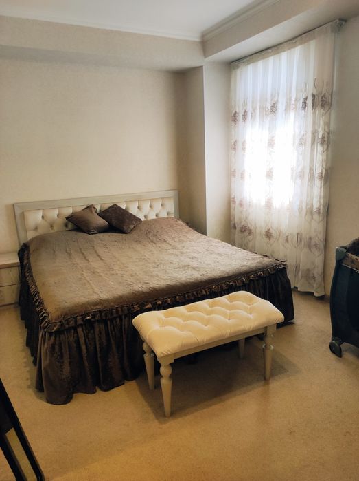 Продаётся квартира по улице Бабура 6ти комнатная