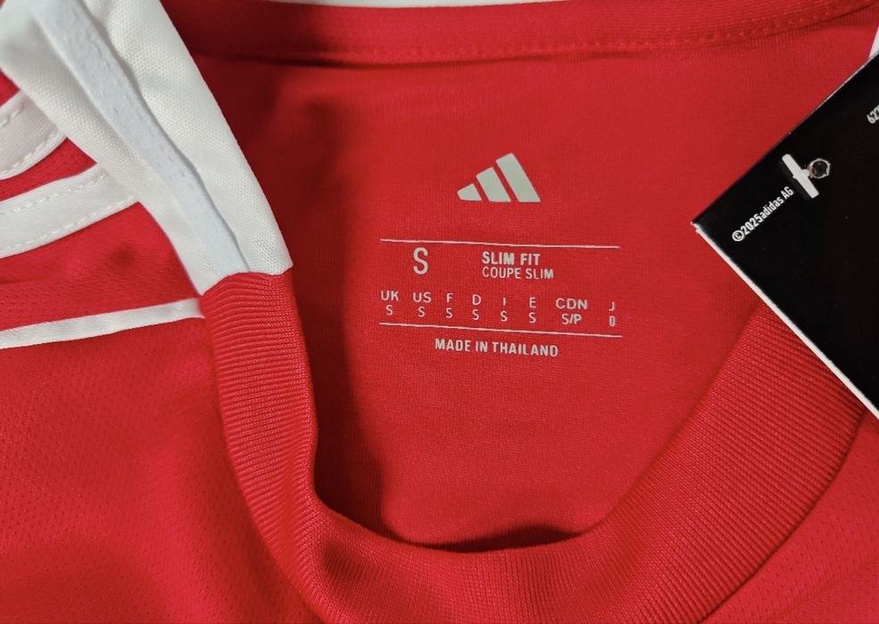 Tricou Isak liverpool