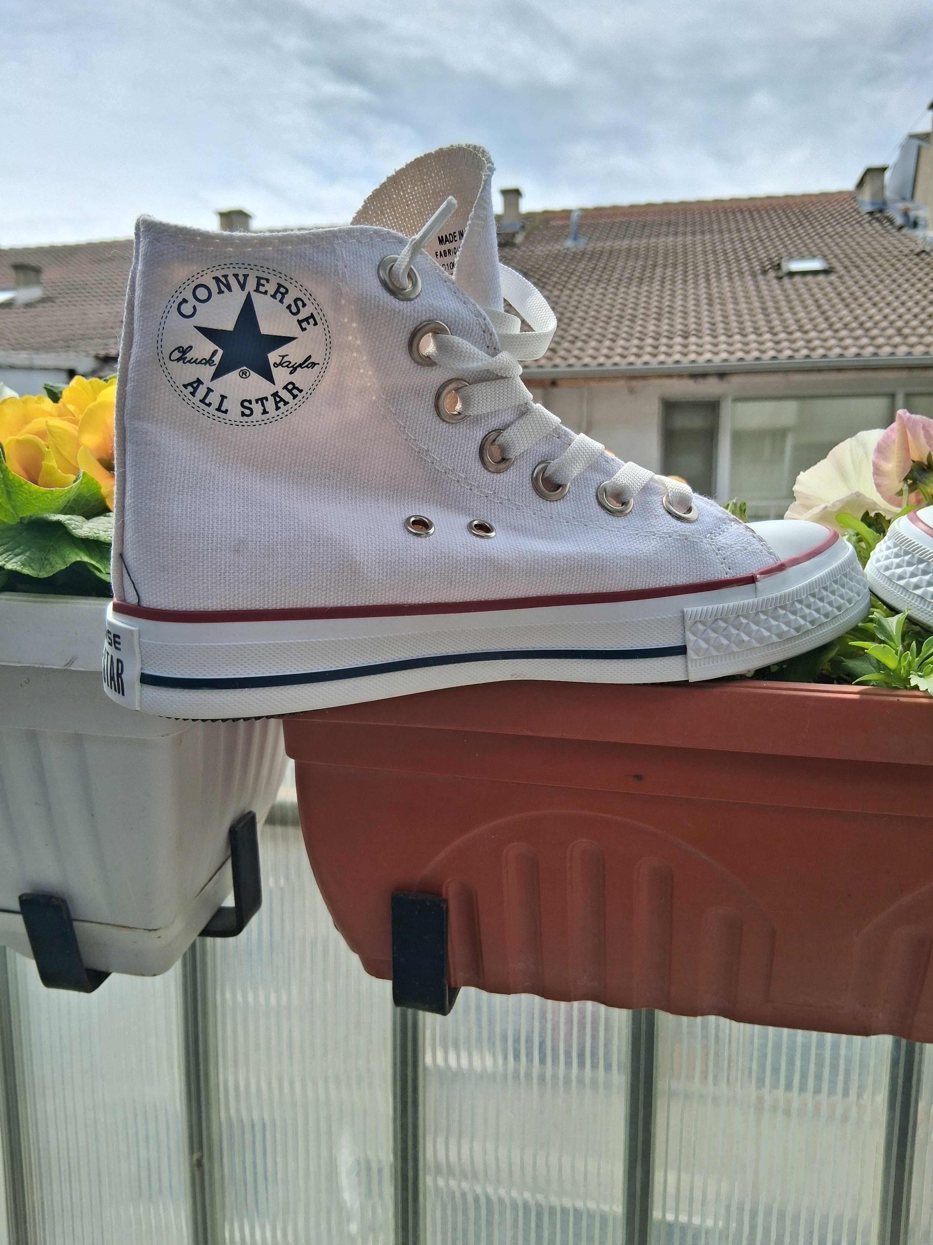 Продавам дамски кецове Converse ALL STAR
