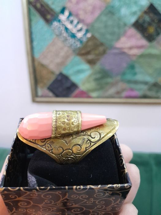 Эксклюзив! Перстень с кораллом из индейской резервации