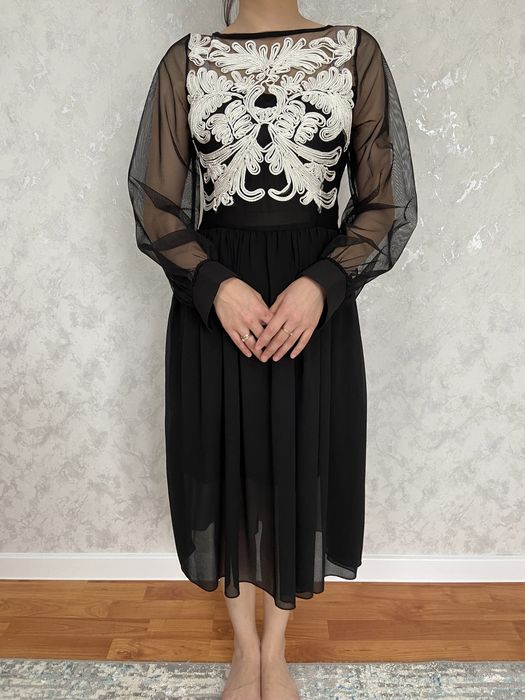 Продаются новые платья и комбинезон