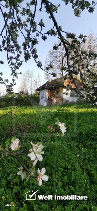 Casa veche cu teren intravilan la 18km de Cluj-N in Comsesti(com.Turen