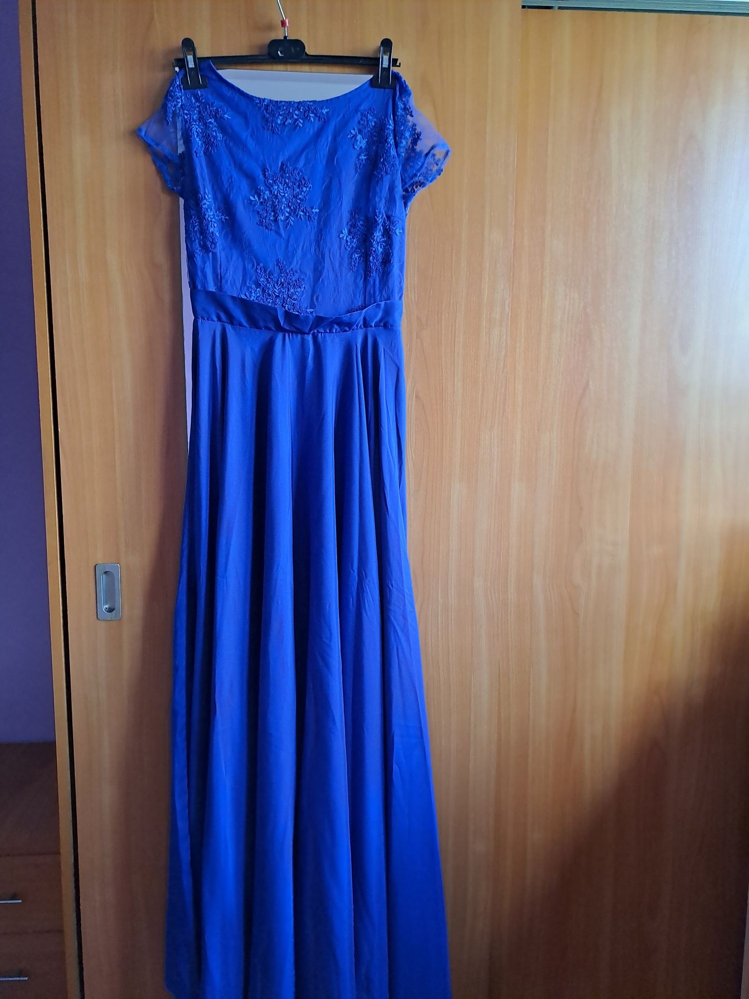 Vând Rochie Eleganta Satin cu Dantela Mărimea L Italia