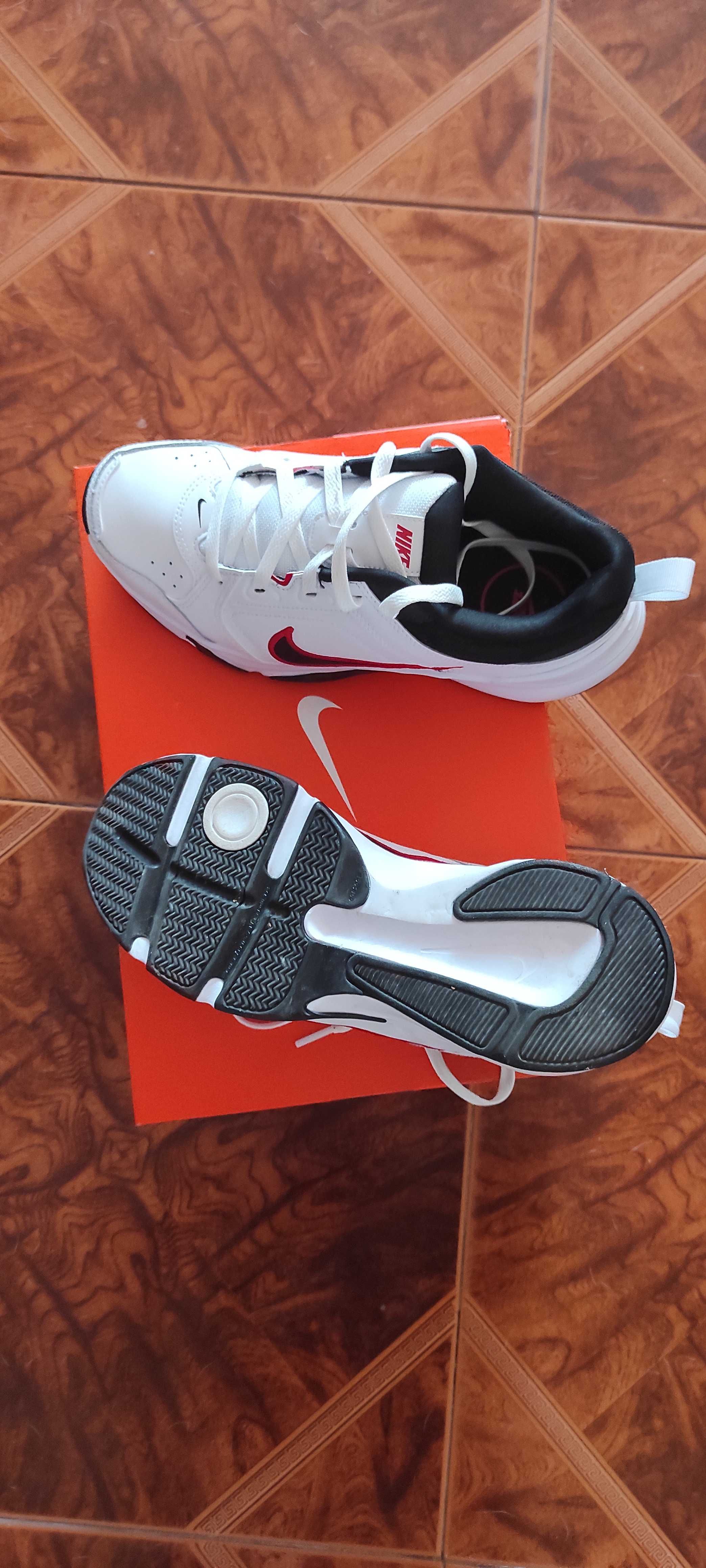 Оригинални маратонки Nike