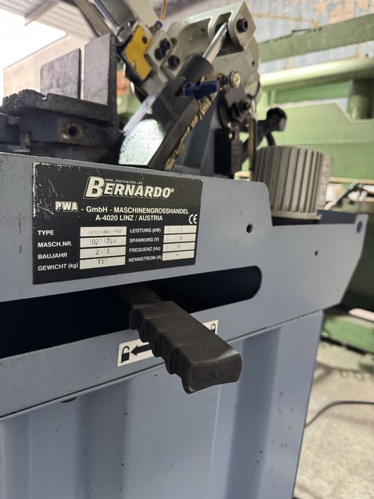 Лентоотрезна машина за метал