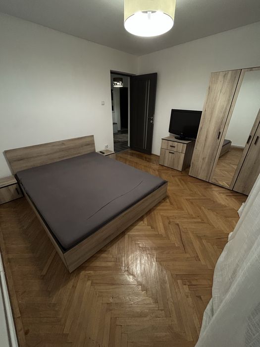 Inchiriez apartament 3 camere