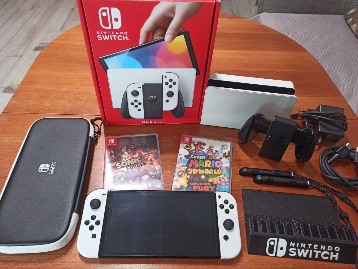 Nintendo Switch OLED + 2 Игри