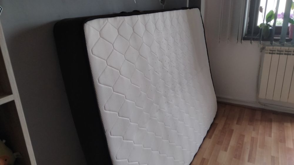 Vând saltea 140/200