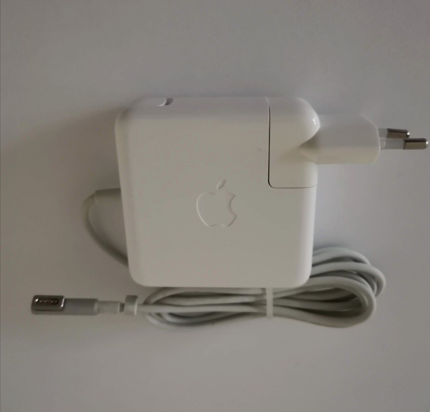 Încărcător Apple MagSafe și MagSafe USB-C.