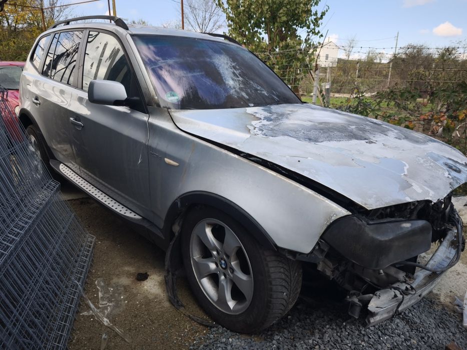 vând BMW X3 avariat