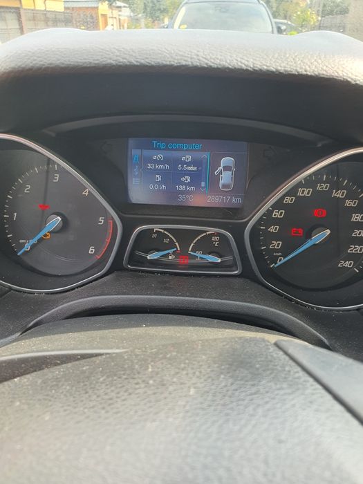 Ford focus mk3 2011 avariat dar funcțional
