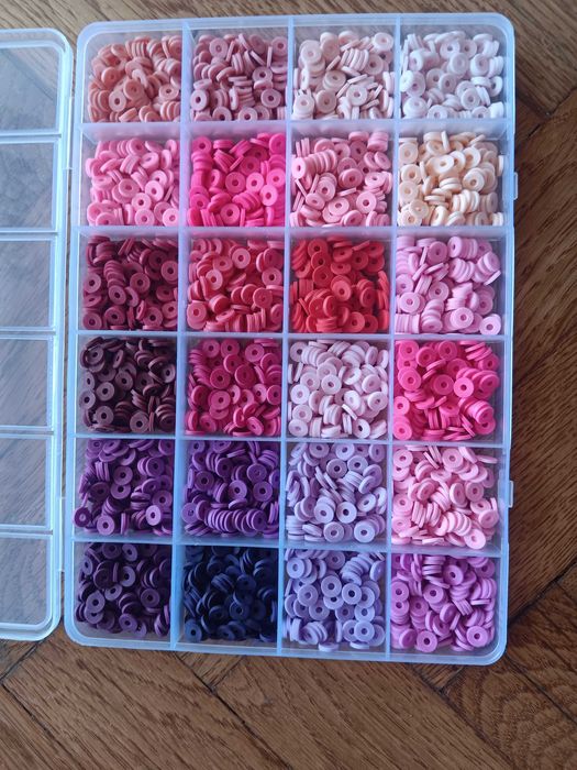 Мъниста за правене на гривни, гердани и други.