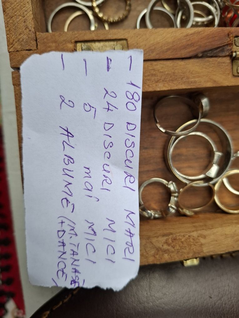 Vand discuri de vinil cu muzica clasica, usoara, populara, simfonică