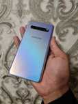 Samsung s10 5j        .