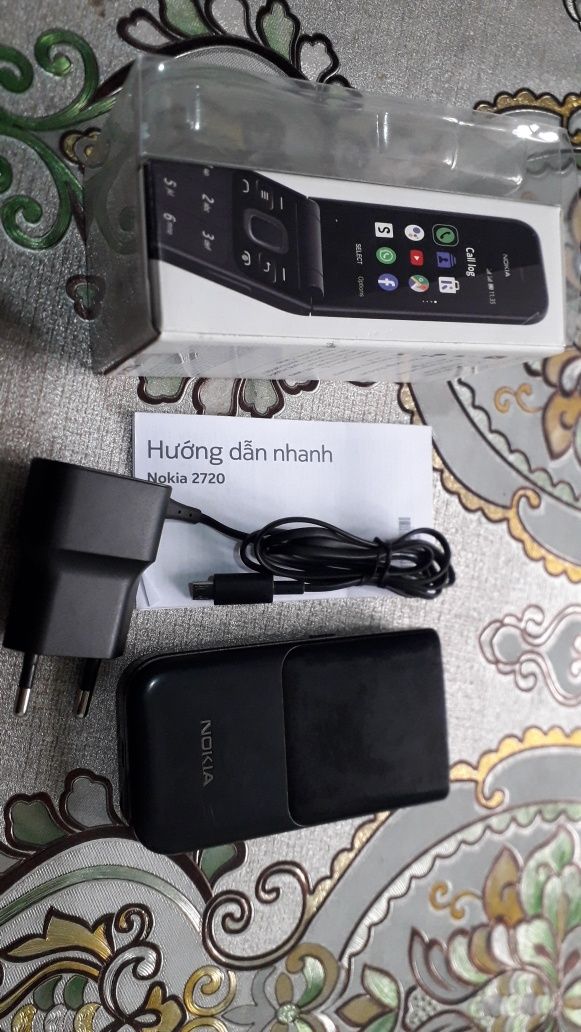 Sotiladi Nokia Flip