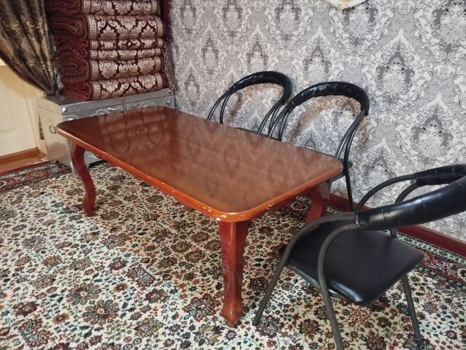 Продаётся стол в хорошем состоянии