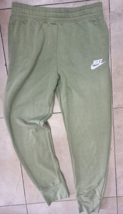 Дамско Nike номер S