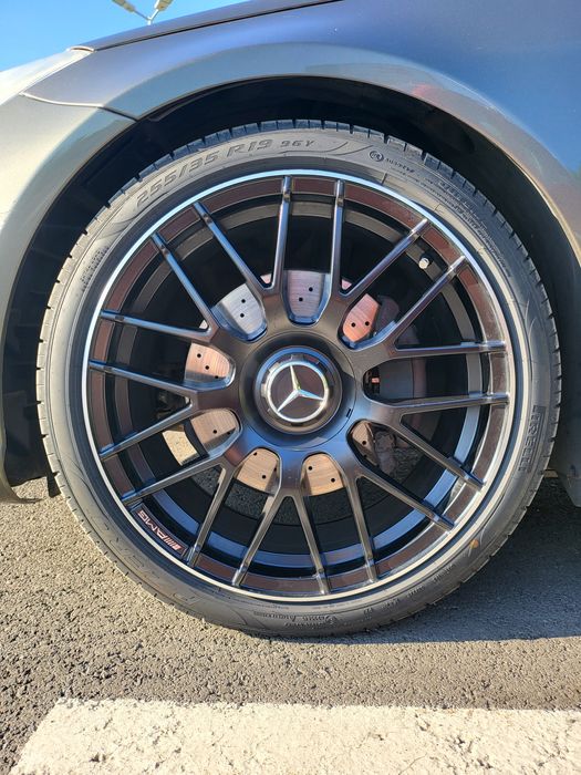 Capace central butucul rotilor Mercedes-Benz Negru mat și GRI lucios