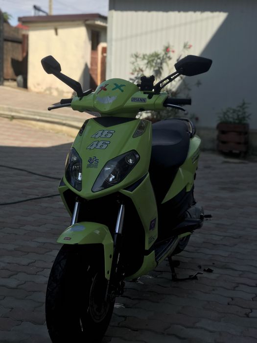 Vand scuter apriliasportcyti one 49cc scuterul este impecabil