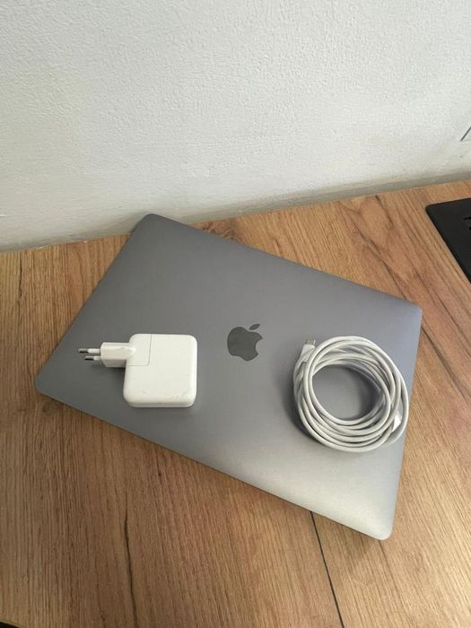 Apple MacBook Air 2020, M1 -A-