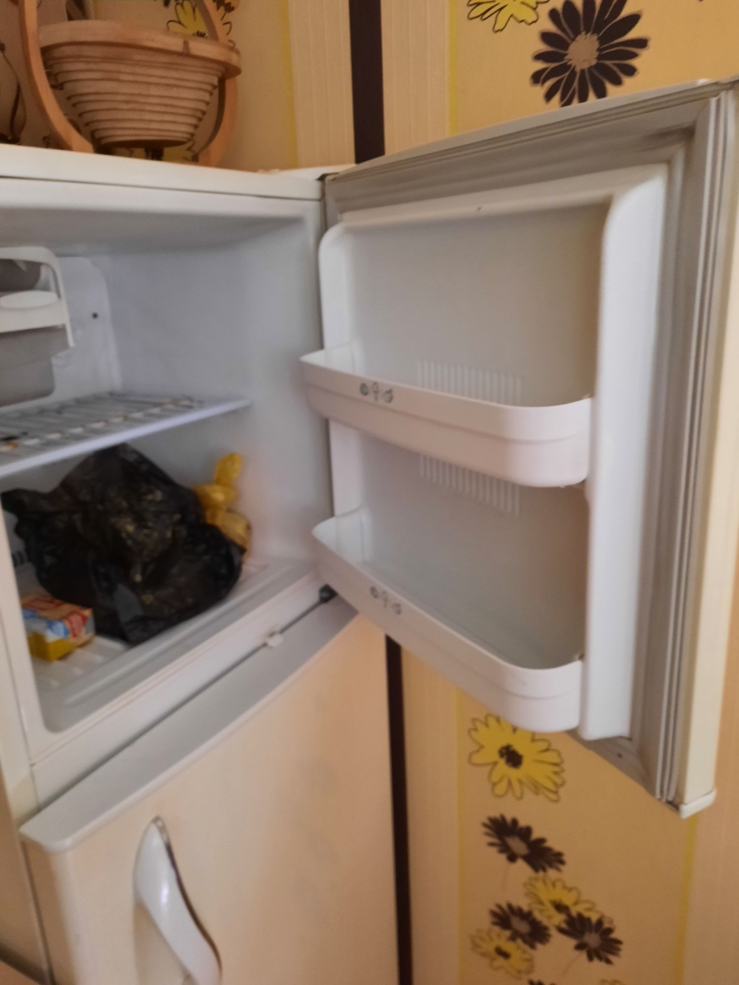 Продается Холодильник LG