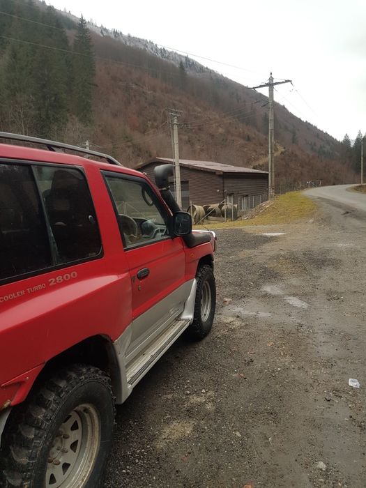 Dezmembrez Mitsubishi pajero shogun motor 2.8 cutie manuală.