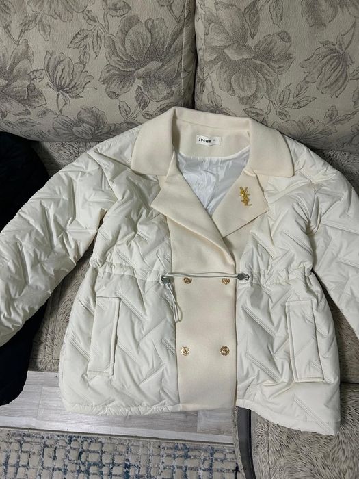 Продам новую куртку осень