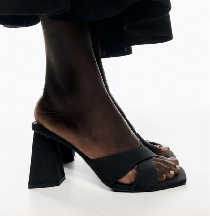 Sandale cu toc, incrucisate Zara