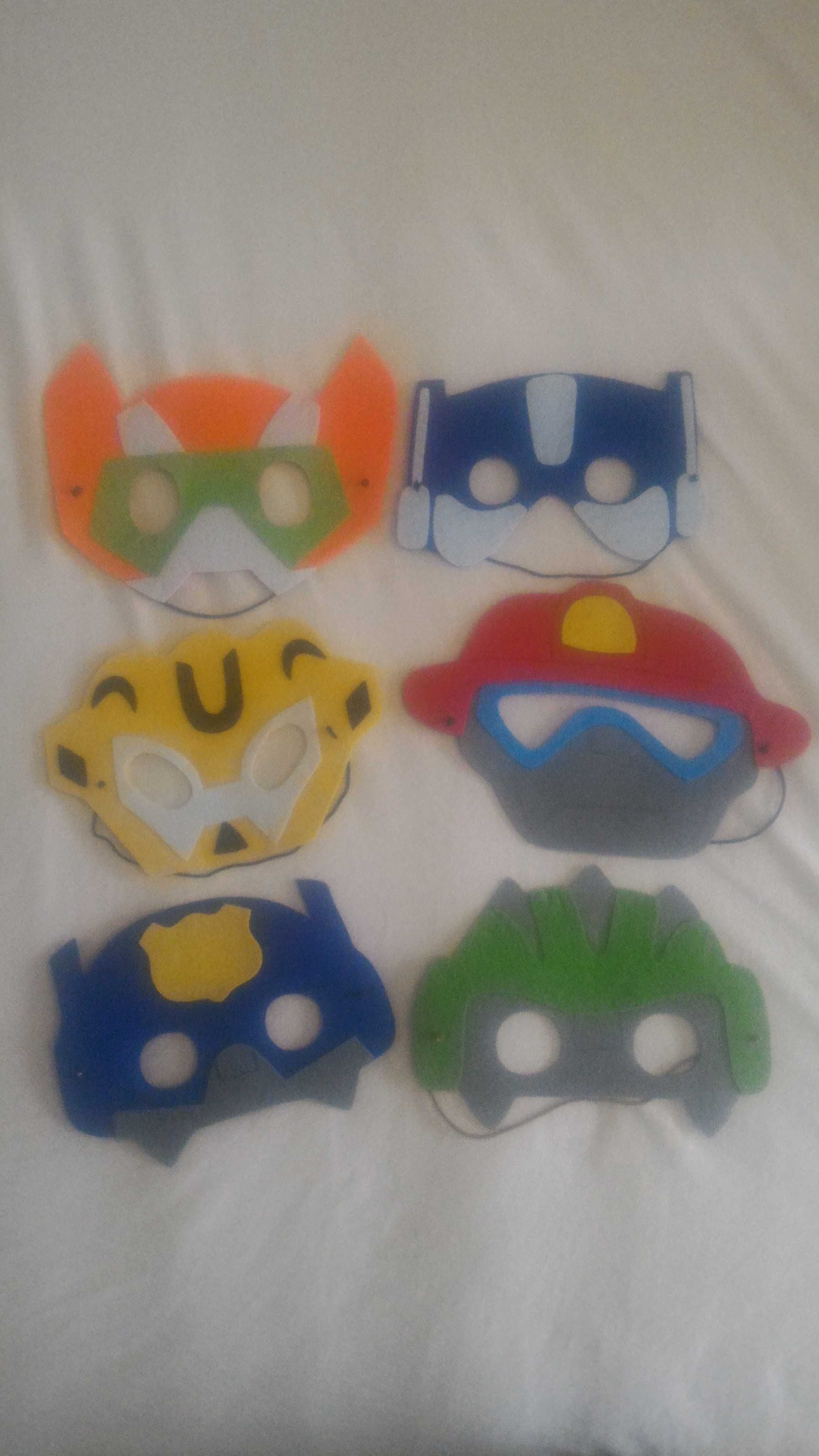 Ръчно изработени маски на анимационни герои