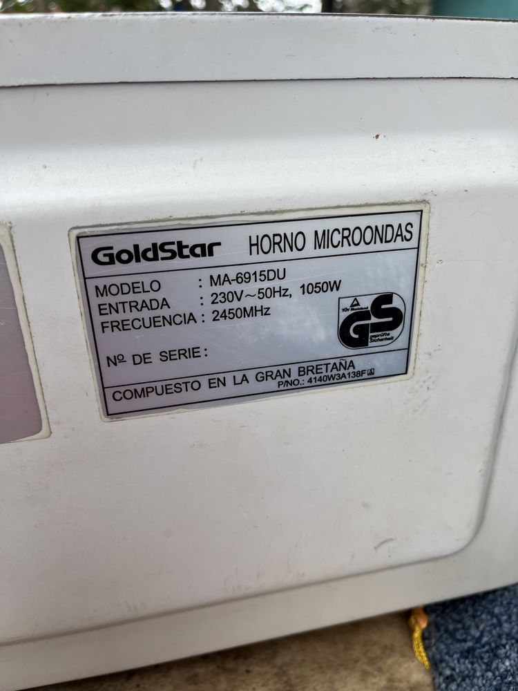 Cuptor cu microunde functional marca Goldstar