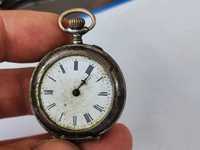 Малък сребърен джобен часовник