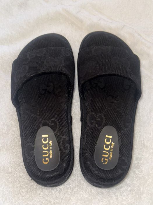 Slapi cu platforma Gucci