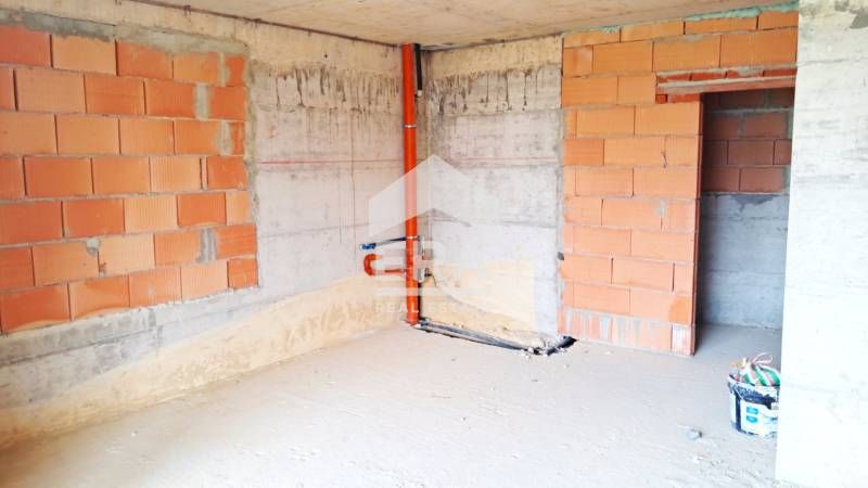 Продава се Тристаен апартамент в Варна, Възраждане 4 - 93 кв.м за 1398 €/кв.м - Снимка #2