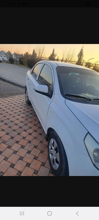 Nexia 3 avtomashinasi sotiladi.