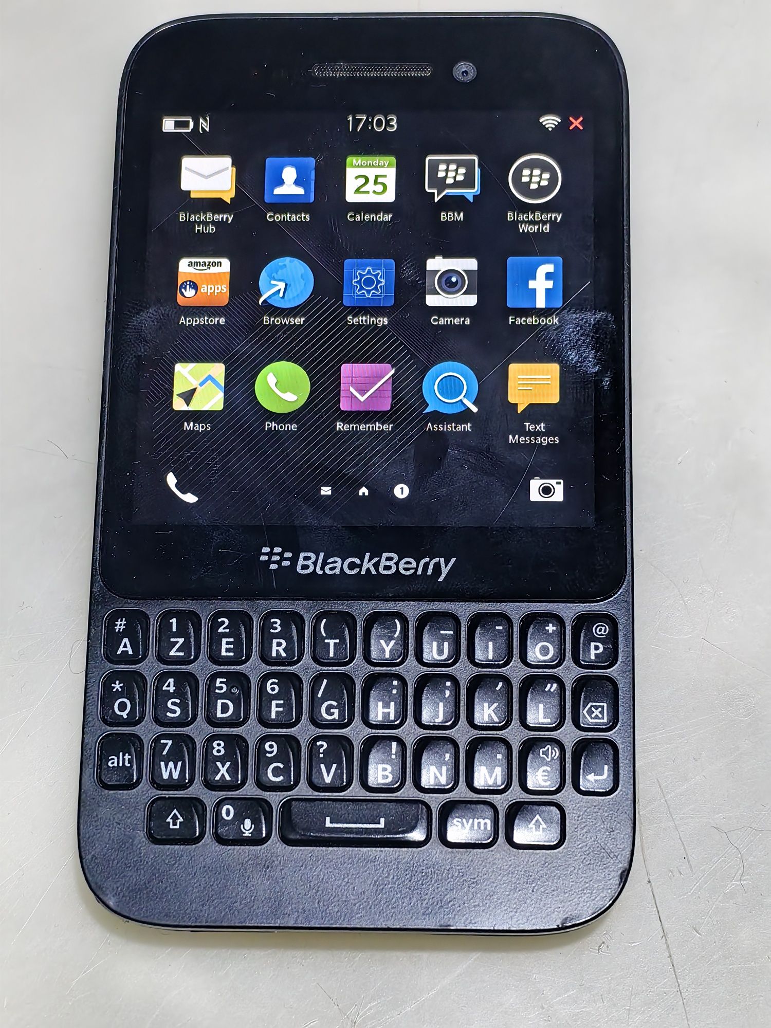 Blackberry Q5 в много добро състояния