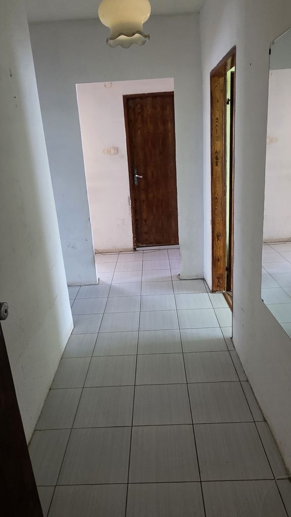 Продава се Тристаен апартамент в София, Връбница 1 - 84 кв.м за 2012 €/кв.м - Снимка #13