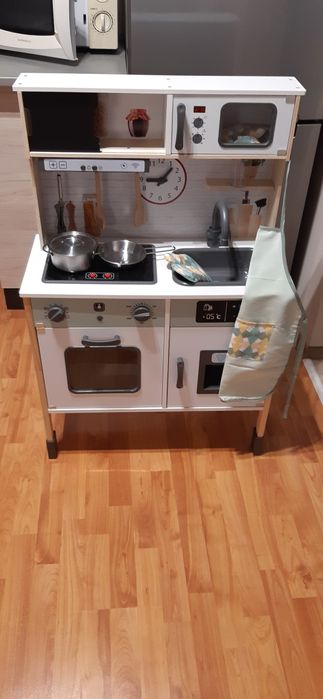 Продавам детска кухня