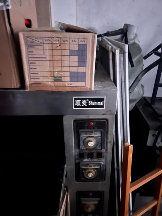 Продаётся профессиональная печь (двухъярусная) – хорошое состояние.