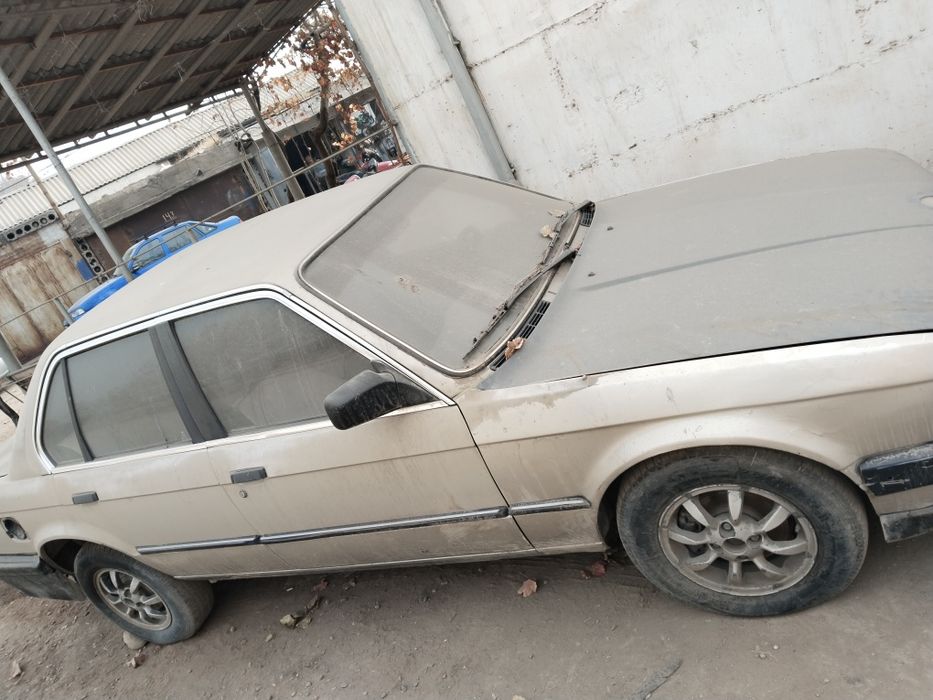 BMW e30 kelishilgan narxda