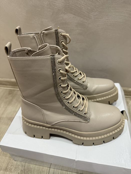 Обувки Боти, бежави