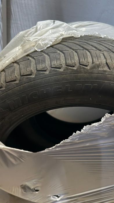 Vând 3 anvelope uzate 30000km  205/55/16 Michelin .Pret 400 lei