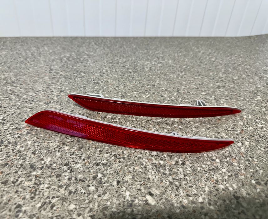 Catadioptru stanga bara spate Ford Mondeo 5