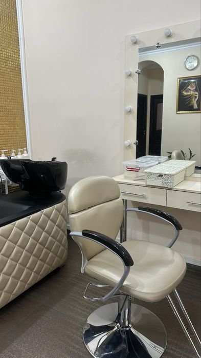 Сдам в аренду кресло парикмахера в салоне красоты