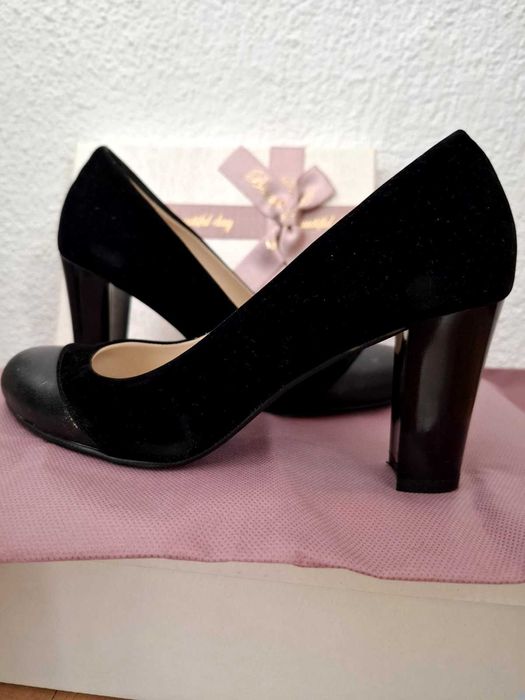 Обувки с дебел ток