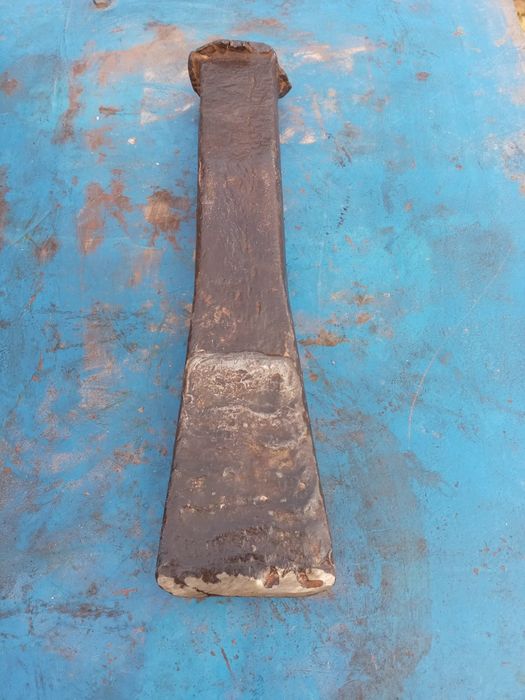 Колун для раскалывания древесины