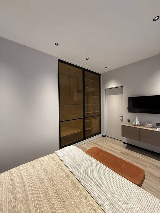 Квартира продается 2/9/12 на Mirabad Avenue