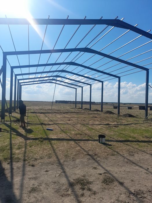 Hale metalice industriale  
- Hale agricole, agrozootehnice depozite,