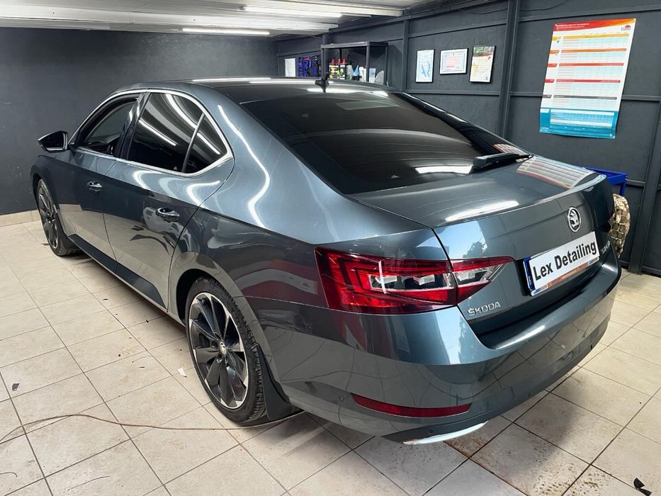 Folie omologata RAR / Montaj folie geamuri / Folie auto LLumar