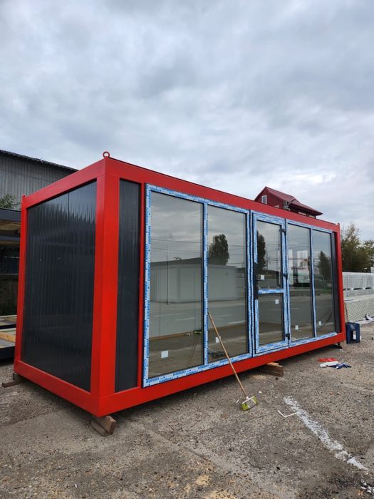 Vand containere modulare sanitare vitrina riflaje de lemn