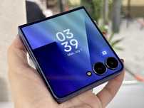 Samsung Z flip 7 blue